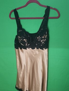 Y2K Vintage Victoria’s Secret Gold Satin & Black Lace Chemise Slip Dress Large